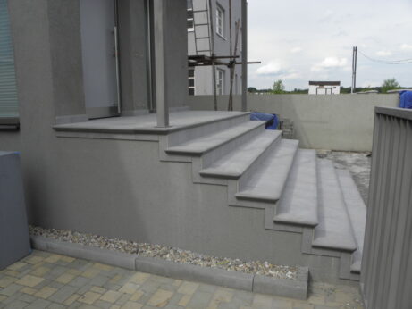 vstupní schodiště s vytápěním, protiskluzem a dlouho životností